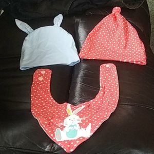 Newborn hats and bib